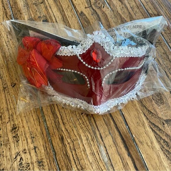 Set of 3 Adult Fancy Dress/ Mardi Gras Masques - Picture 5 of 8